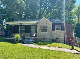 617 Ambassador St, Charlotte, NC 28208