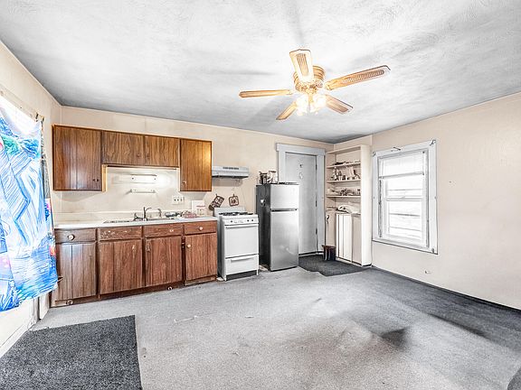 4th image of 534 S Main Street