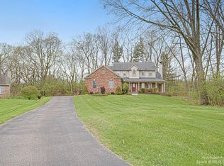 1260 W David Kempf Ct, Saline, MI