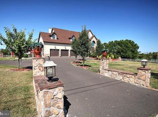 410 W Creamery Rd, Perkasie, PA 18944