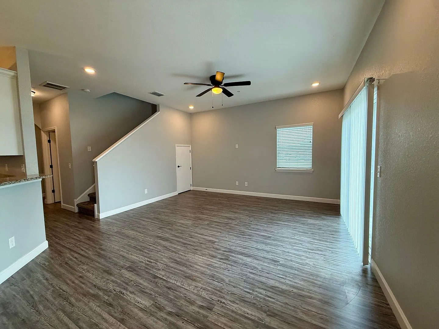 Spacious 3-Bedroom Winter Haven Home Modern Comfort & Room to Settle In! — Photo 3