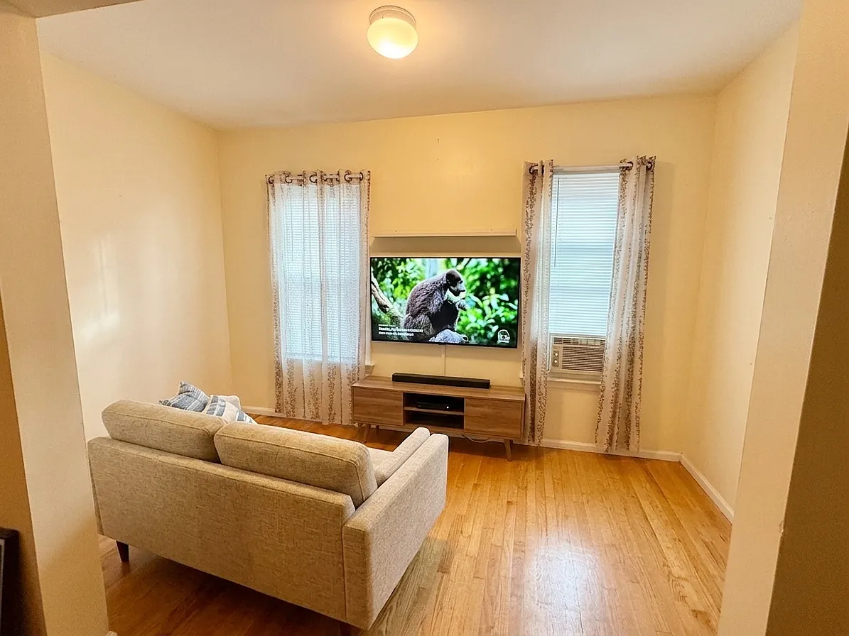 2 bed, 9999 sqft, $2,800 — Photo 3