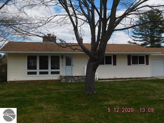 3rd image of 505 Woodlawn Ave