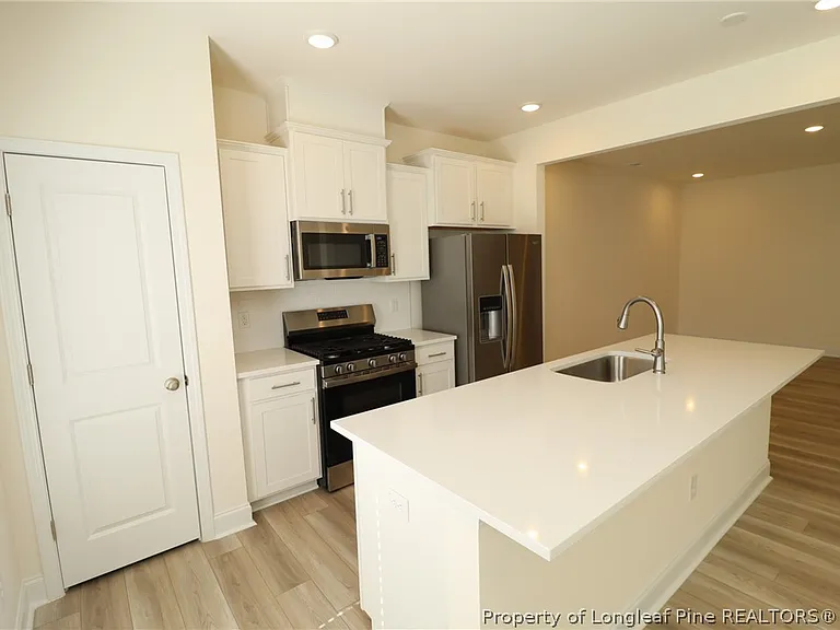917 Kensley Grove Ln — Photo 12