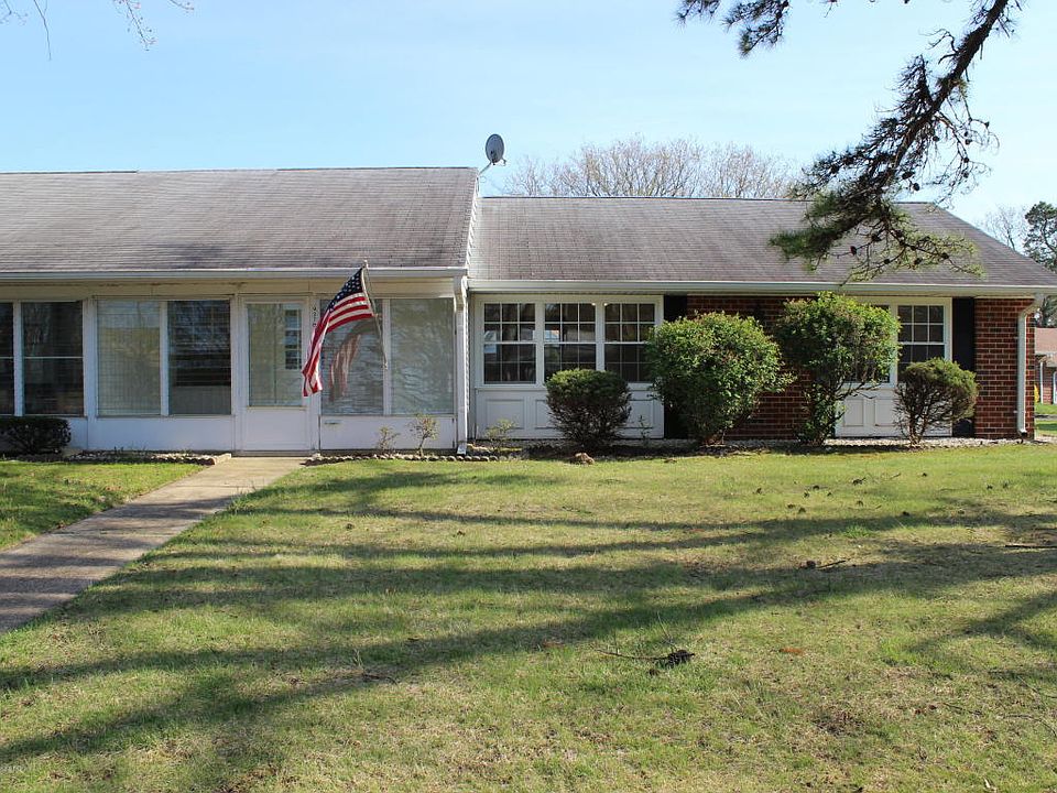 1st image of 927B Dumbarton Dr #100B
