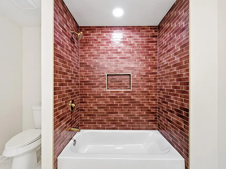 7946 Fowlie St — Photo 24