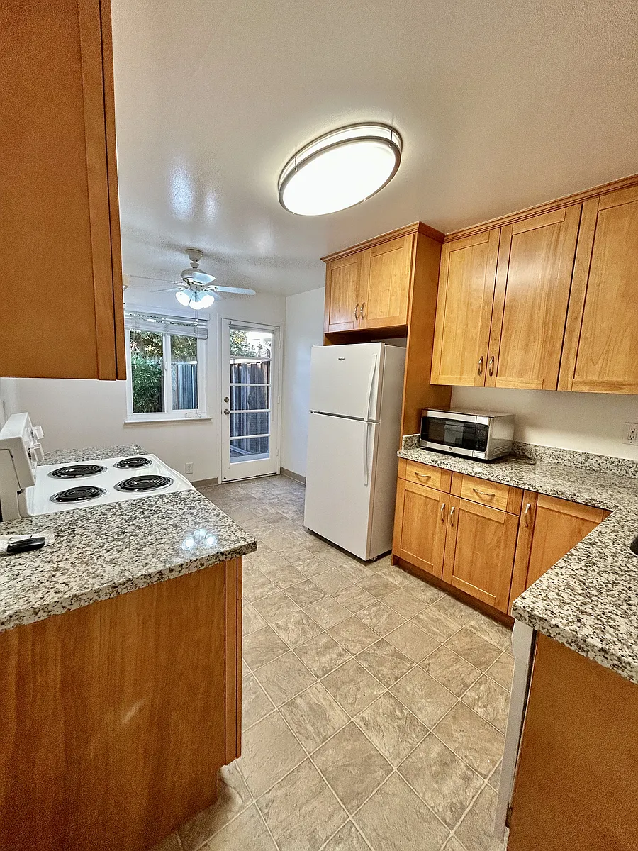 Building Photo - 5179 Redstone