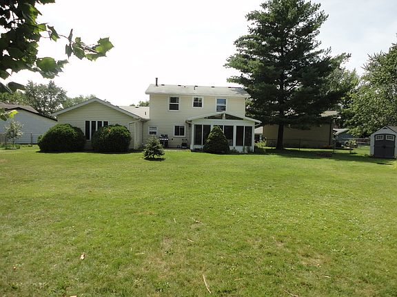 4th image of 8241 N Carrolton Ct