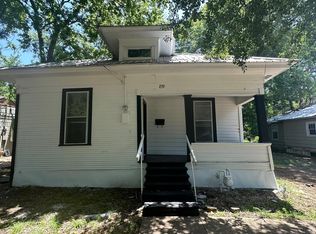 851 4th St SW, Paris, TX 75460