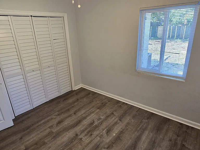 1505 18th Avenue Dr W — Photo 11