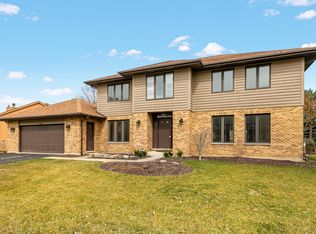 6653 Chick Evans Ln, Woodridge, IL 60517