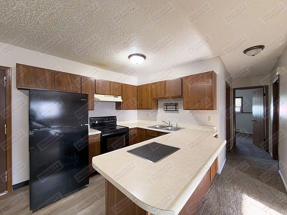 4th image of 703 Vivian St APT 3