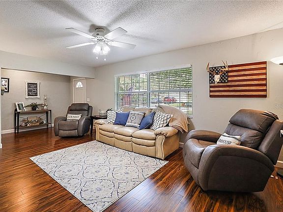 5th image of 615 Vincent Dr
