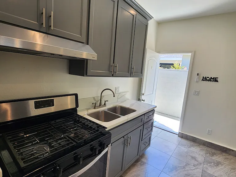 9852 Cabanas Ave — Photo 8