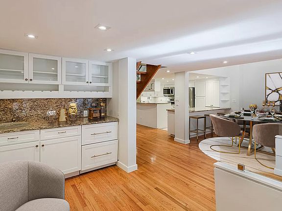 5th image of 135 W 70th St APT 4G