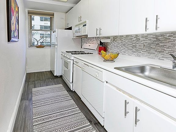 3rd image of 63 E 9th St APT 5L