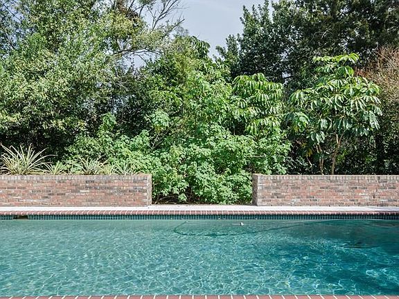 2nd image of 13 Eagle Ln