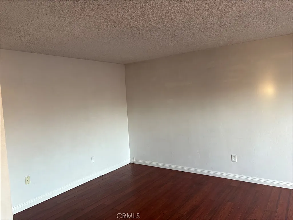 3 bed, 1.5 bath, 1380 sqft, $3,100 — Photo 4