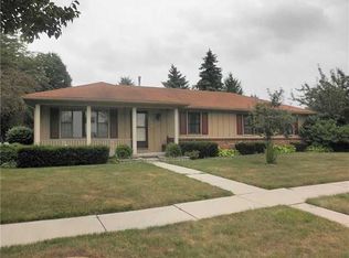 1740 Christopher Ln, Maumee, OH 43537