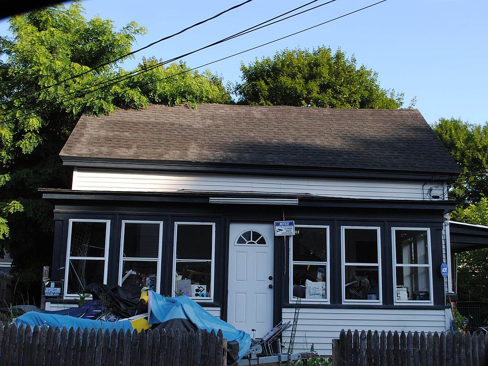 1st image of 21 Maple Street