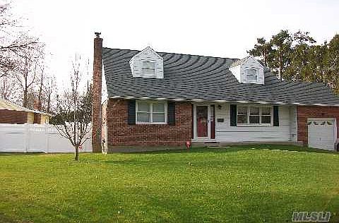 1st image of 22 Ellington Dr