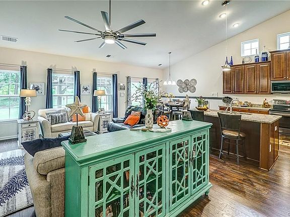 3rd image of 10835 White Dogwood Dr