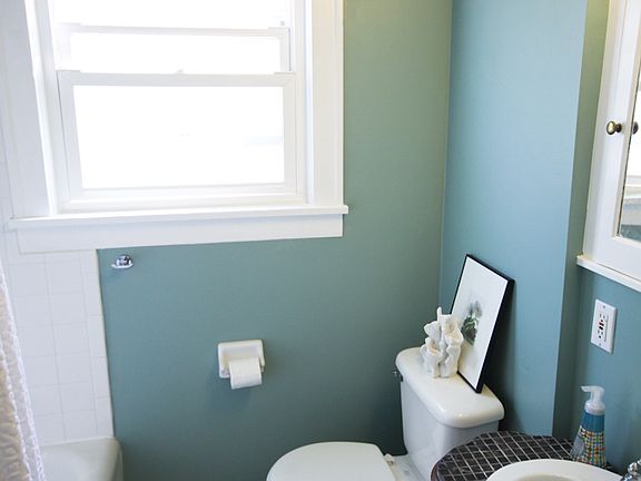 Full bath on main level.