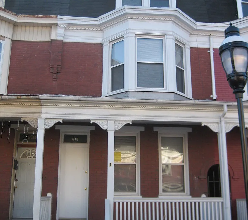 618 W Princess St