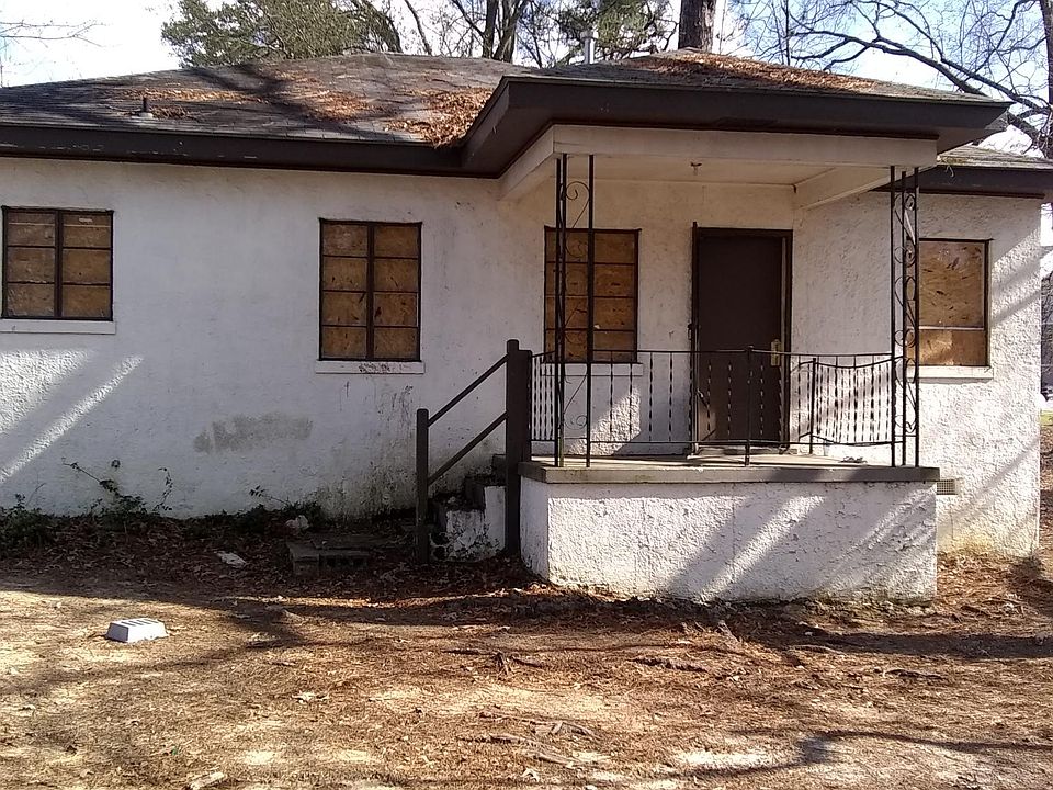 2nd image of 1644 Albion Way