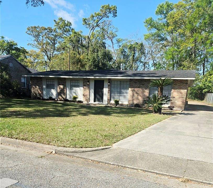 1st image of 415 Devon St