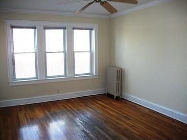 2nd image of 841 Clarence Ave APT 2
