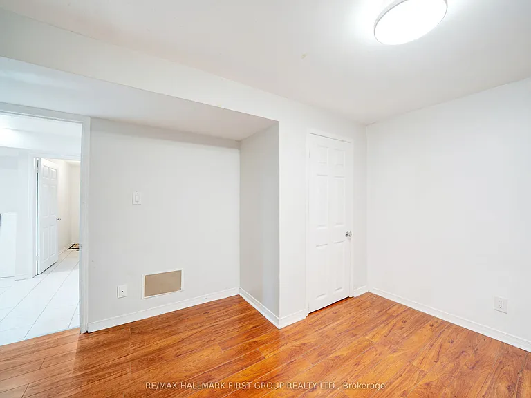 5 Claresholme Dr — Photo 17