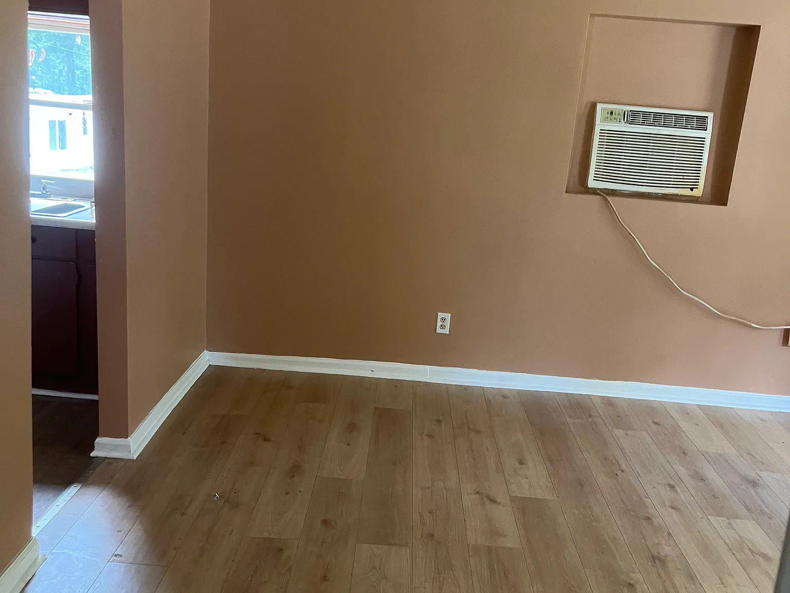 2 bed, 950 sqft, $1,099 — Photo 2