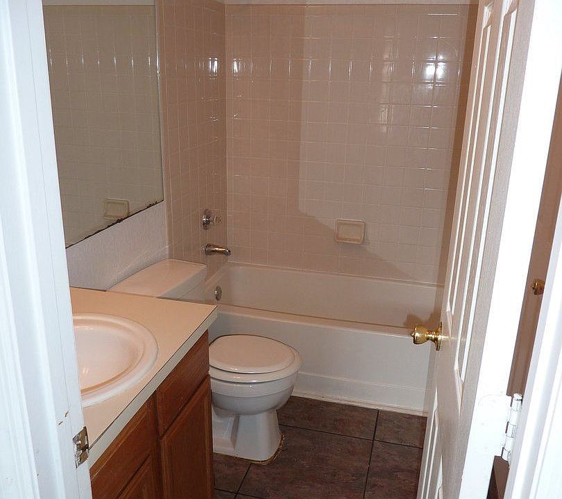 2nd image of 705 Youngstown Pkwy APT 360