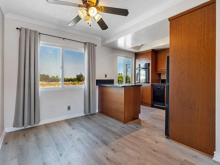 2033 E 3rd St #3K — Photo 5