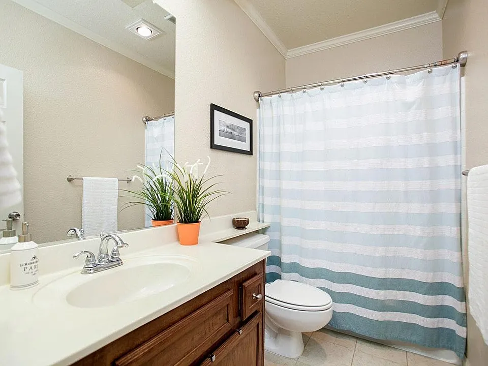 Master Bathroom - En Suite