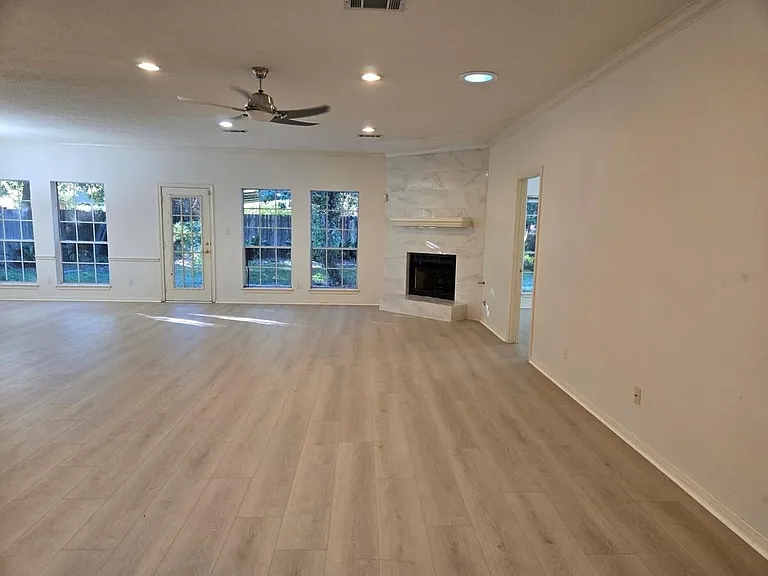 120 Hiwon Dr — Photo 8