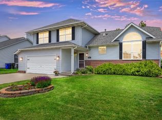 6926 Rockingham Dr SW, Cedar Rapids, IA 52404