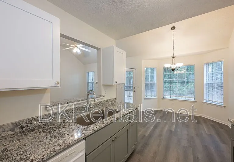 5689 Isleworth Way — Photo 13