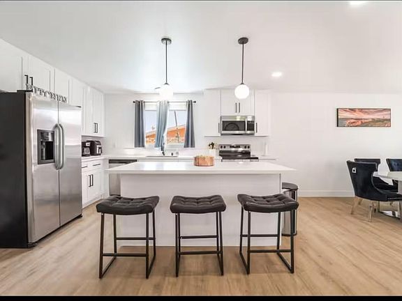 4th image of 3101 Kings Way
