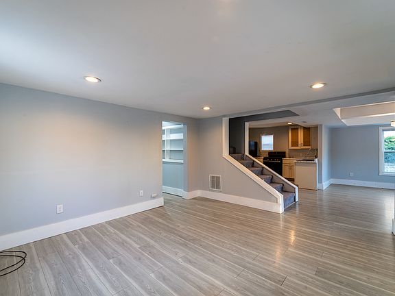 2nd image of 308 N Harrison St