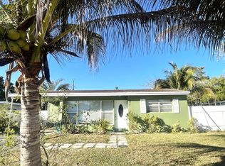 571 Sioux Rd, Lake Worth, FL 33462