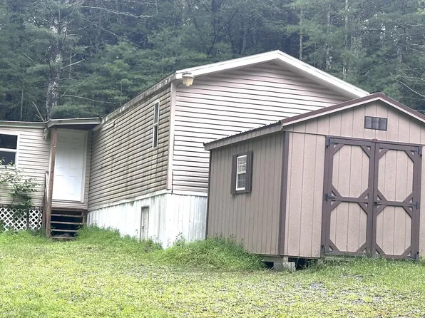 24 Woolever Ln, Lock Haven, PA 17745