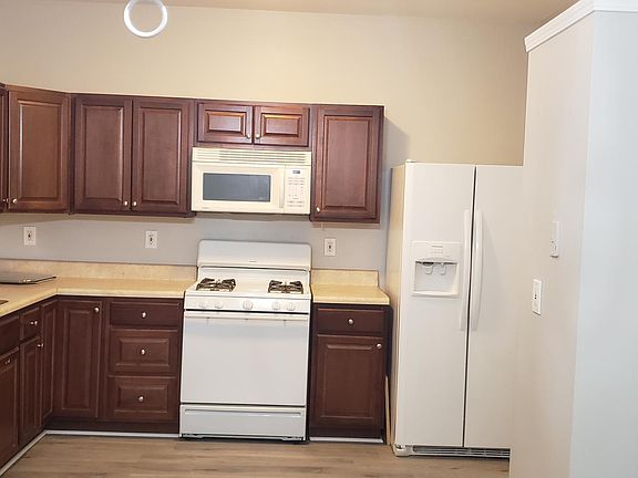 5th image of 4645 Valais Ct Unit 143