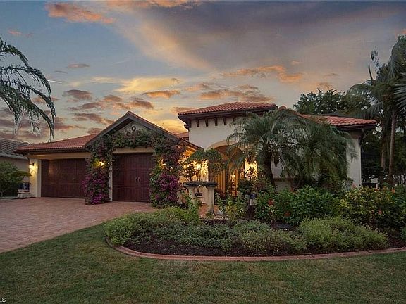 Home For Sale In WATER S EDGE AT PEPPERTREE POINTE