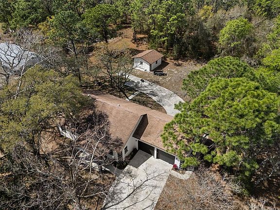 4th image of 17835 Alexson St