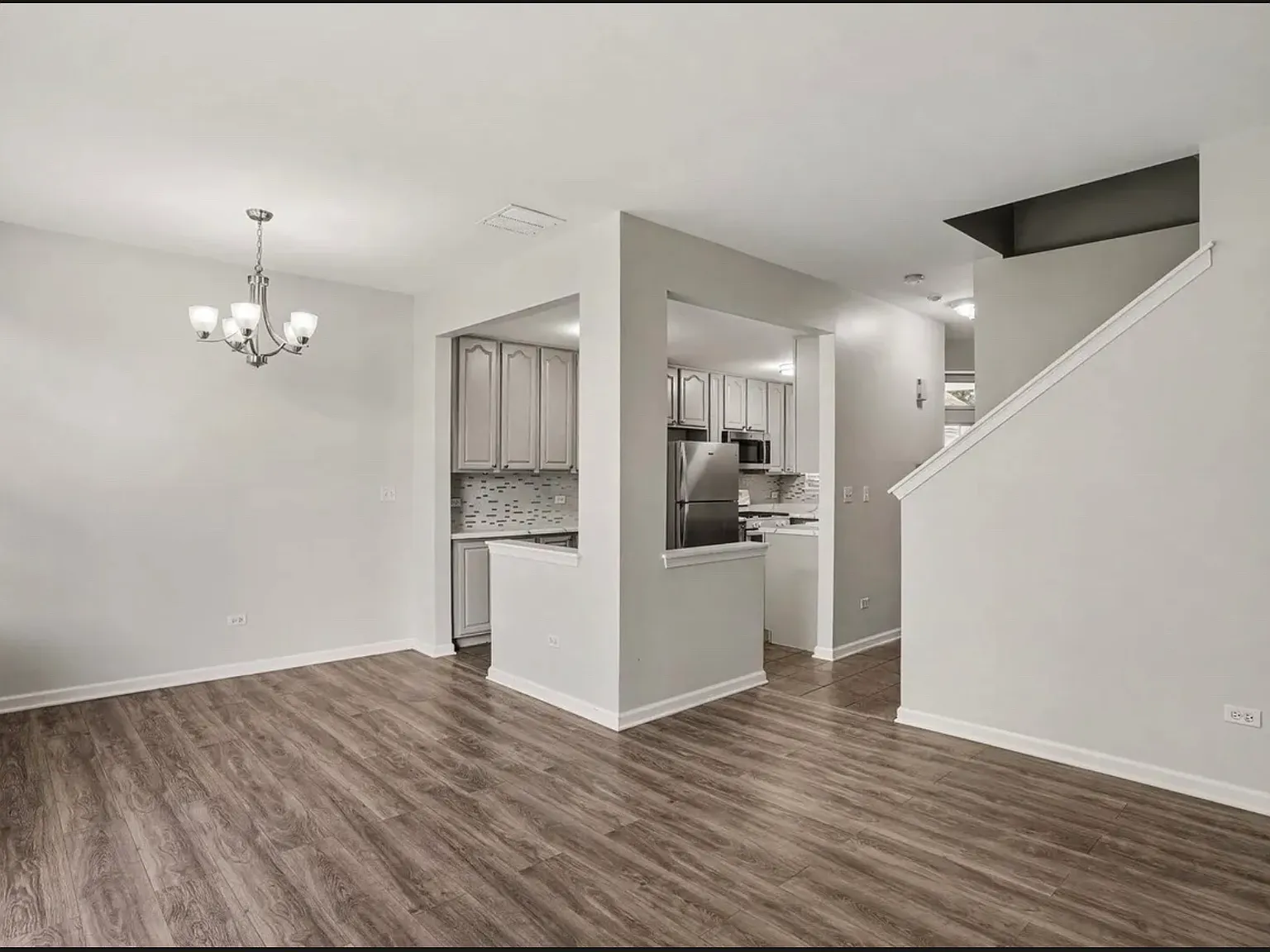 2 bed, 1.5 bath, 1138 sqft, $2,350 — Photo 2