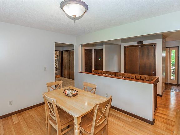 5th image of 528 Elm Dr