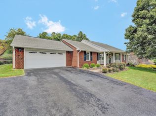 5109 Labradore Dr, Roanoke, VA 24012