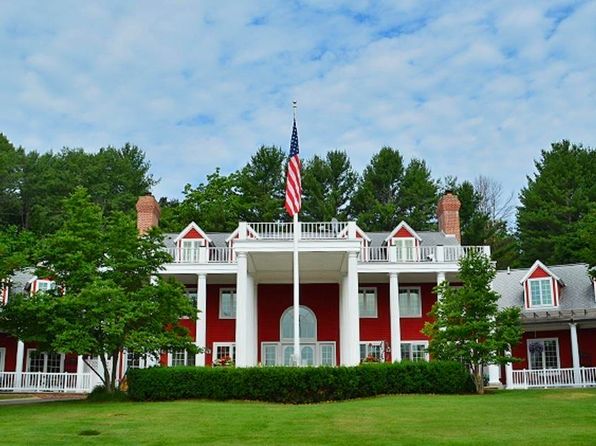 10292 E Fort Rd, Suttons Bay, MI 49682